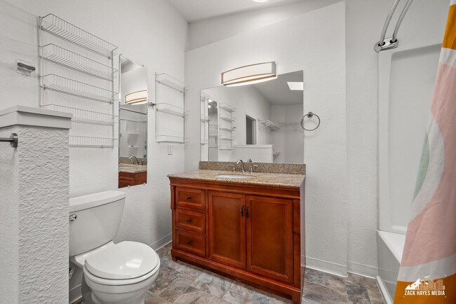 Building Photo - 6627 Zurich St