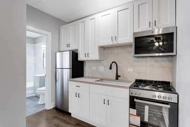 Building Photo - 8022 S Ellis Ave