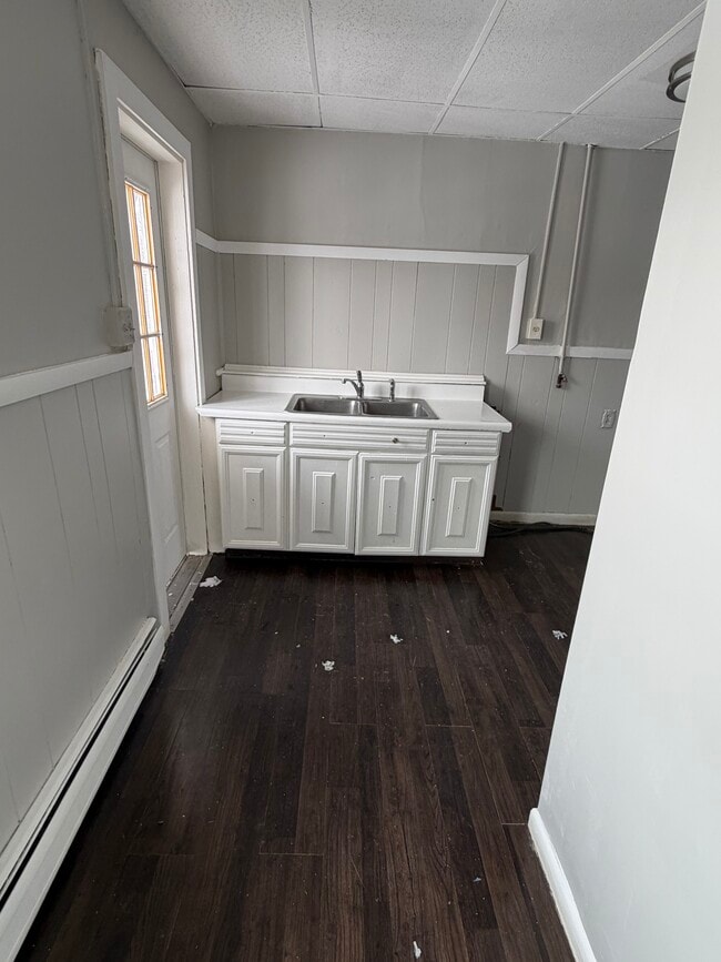 Building Photo - 12 Cottage Green