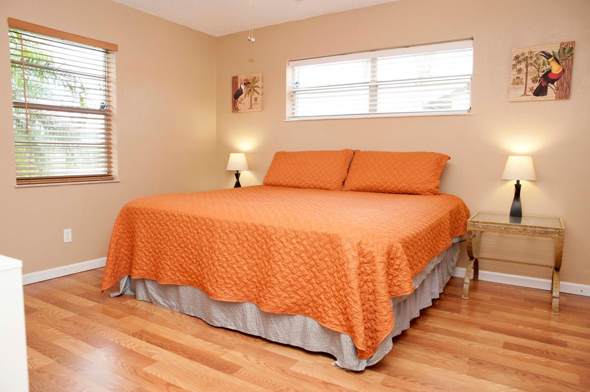 Building Photo - 458 SE Doat St