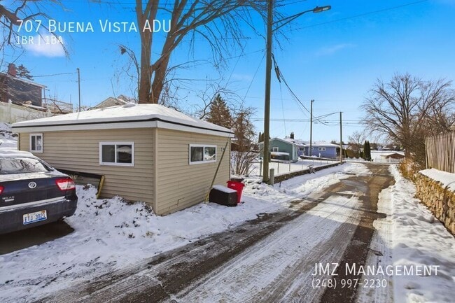 Building Photo - 707 Buena Vista Ave