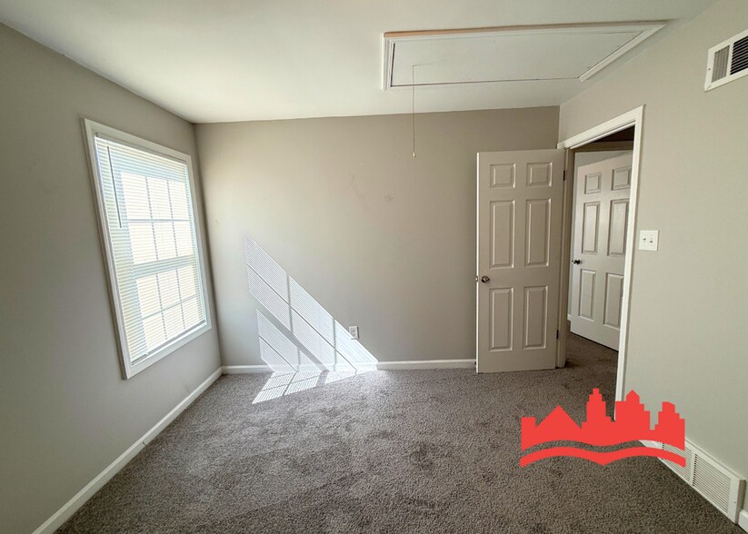 Building Photo - 3708 Deer Crossing