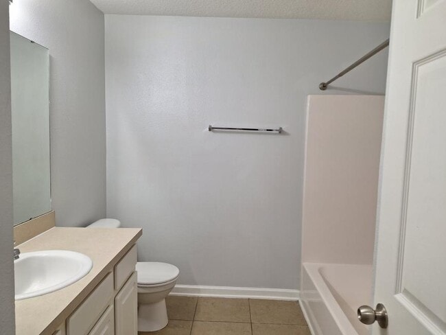Building Photo - 3 bedroom in Jacksonville FL 32256