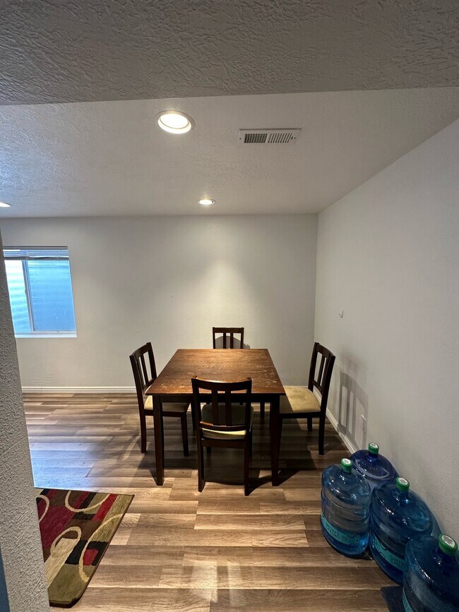 Building Photo - 4101 Juniper Hills Dr