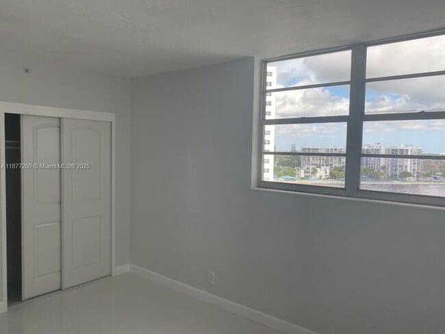 Building Photo - 3001 S Ocean Dr