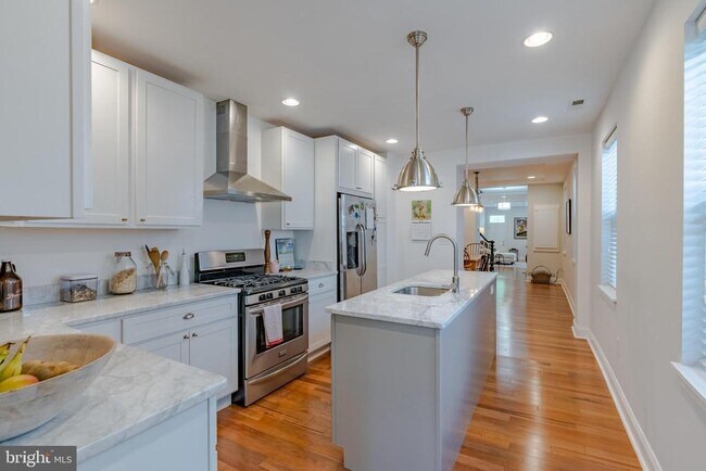 Building Photo - 223 S Collington Ave