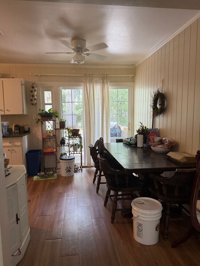 Building Photo - 3/1 Located in the Heart of Tallahassee Florida. Available NOW