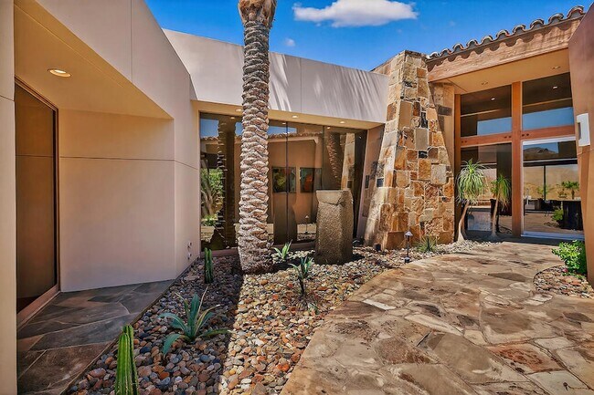 Building Photo - 9 Rockcrest
