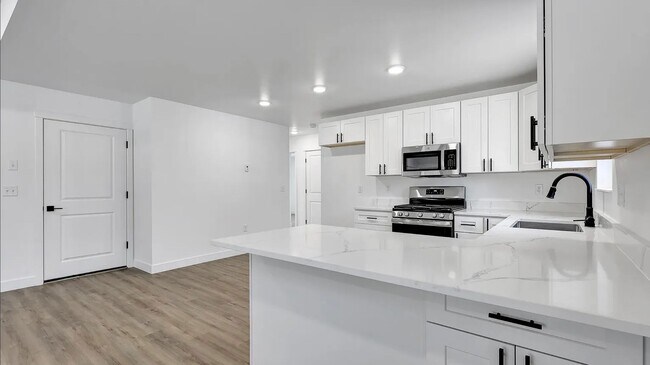 Building Photo - 6878 W Tadpole Cir