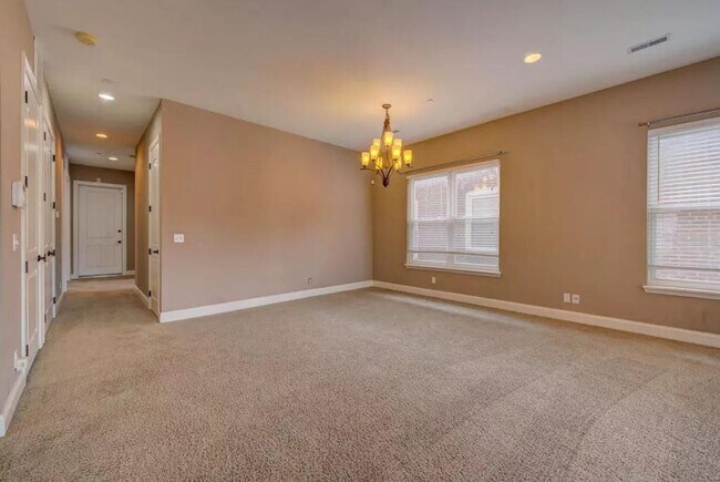 Building Photo - Cates Ave Fourplex