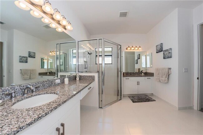 Building Photo - 4405 Aurora St