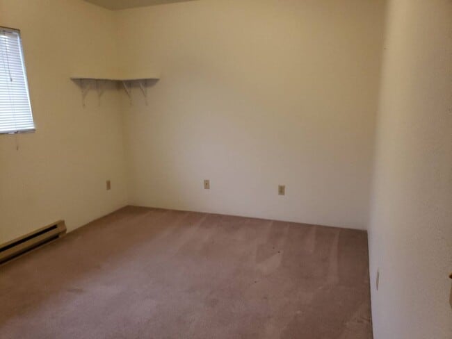 Building Photo - 2005 NE Terre View Dr