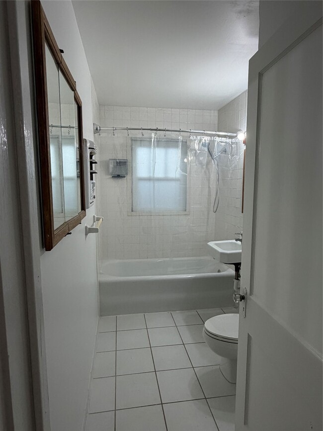 Building Photo - 1719 Dunlavy St