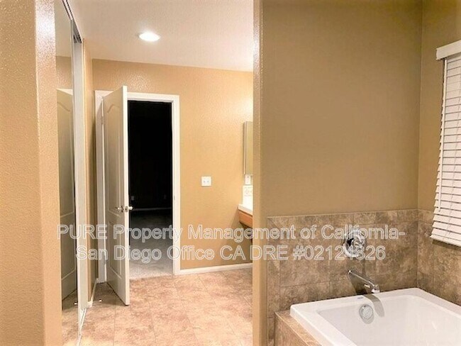Building Photo - 1073 Princess Kyra Pl