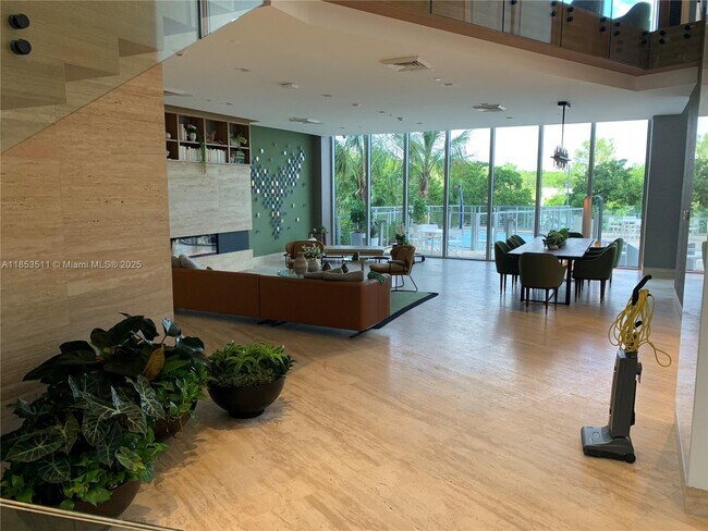 Building Photo - 16385 Biscayne Blvd