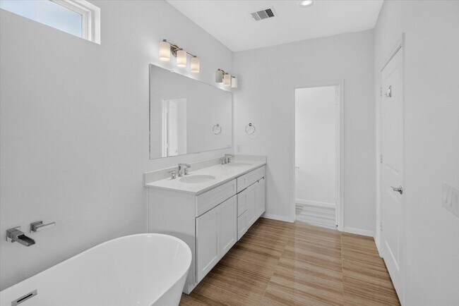 Building Photo - 1526 Ojeman Rd