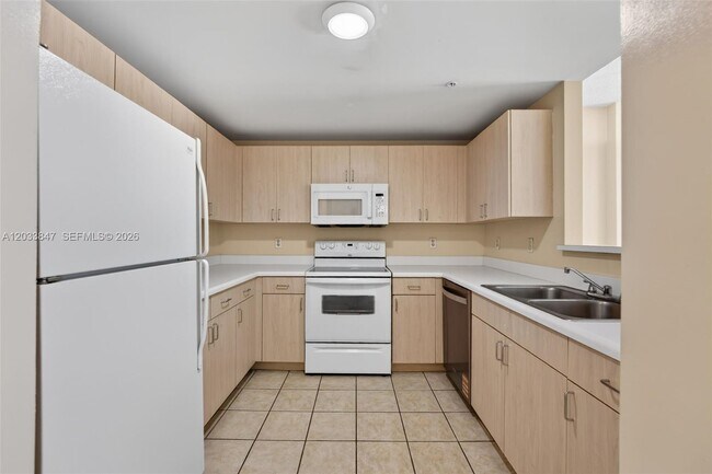 Building Photo - 50 Menores Ave