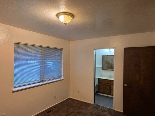 Building Photo - 231 Hawthorne St