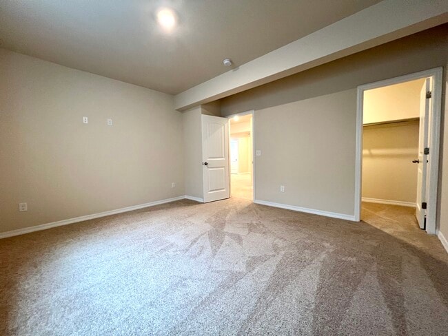 Building Photo - 5744 Heathland Terrace