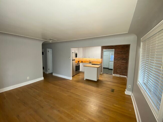 Building Photo - 4858 Benton St