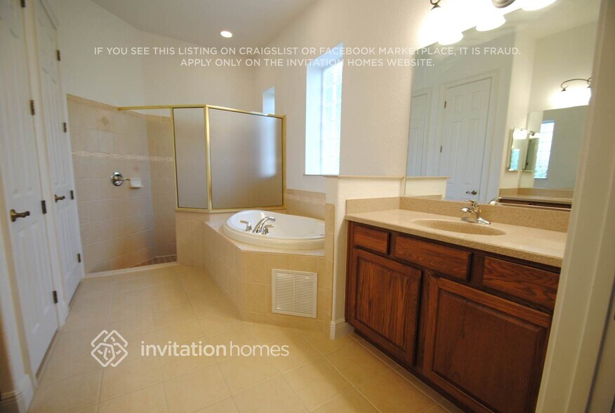 Building Photo - 38744 Lakeview Walk