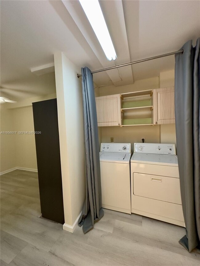 Building Photo - 1715 Whitehall Dr