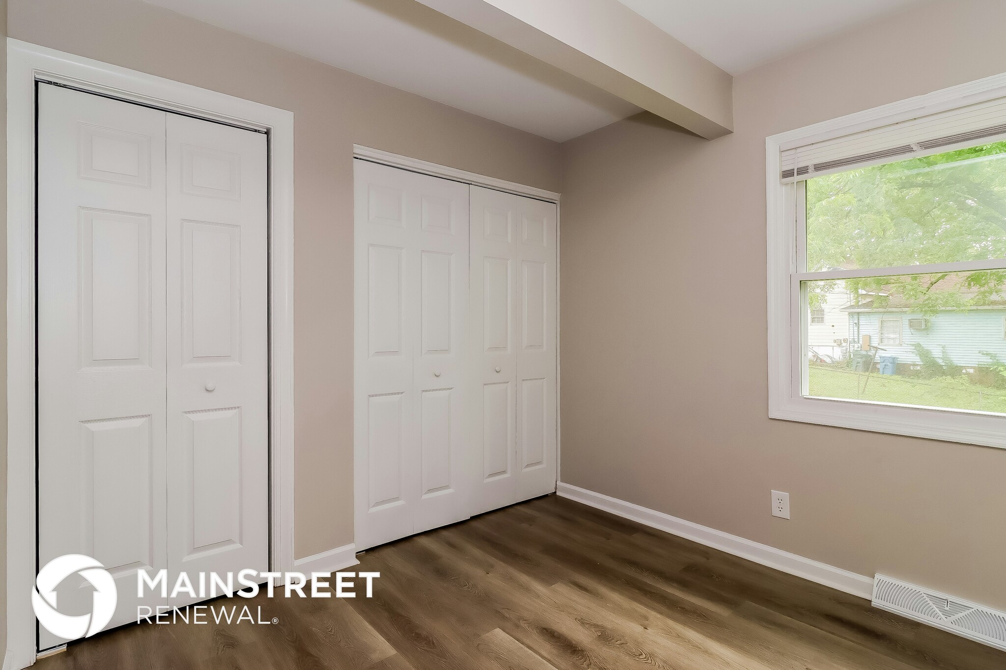 Building Photo - 209 W 14th St