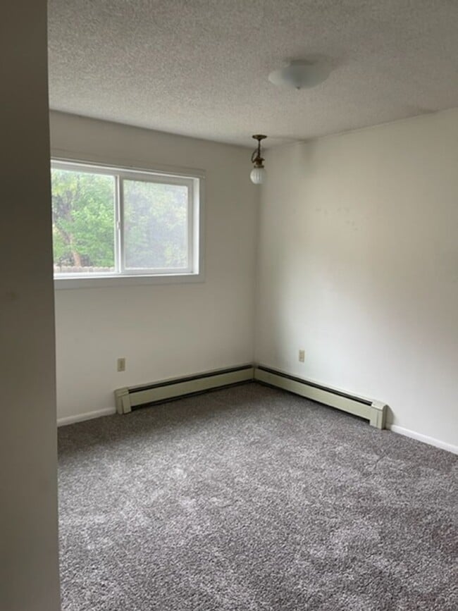 Building Photo - 410 N 19th Ave