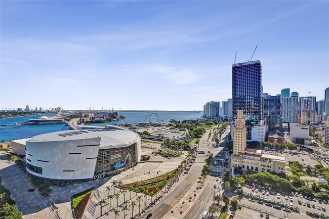 Building Photo - 888 Biscayne Blvd