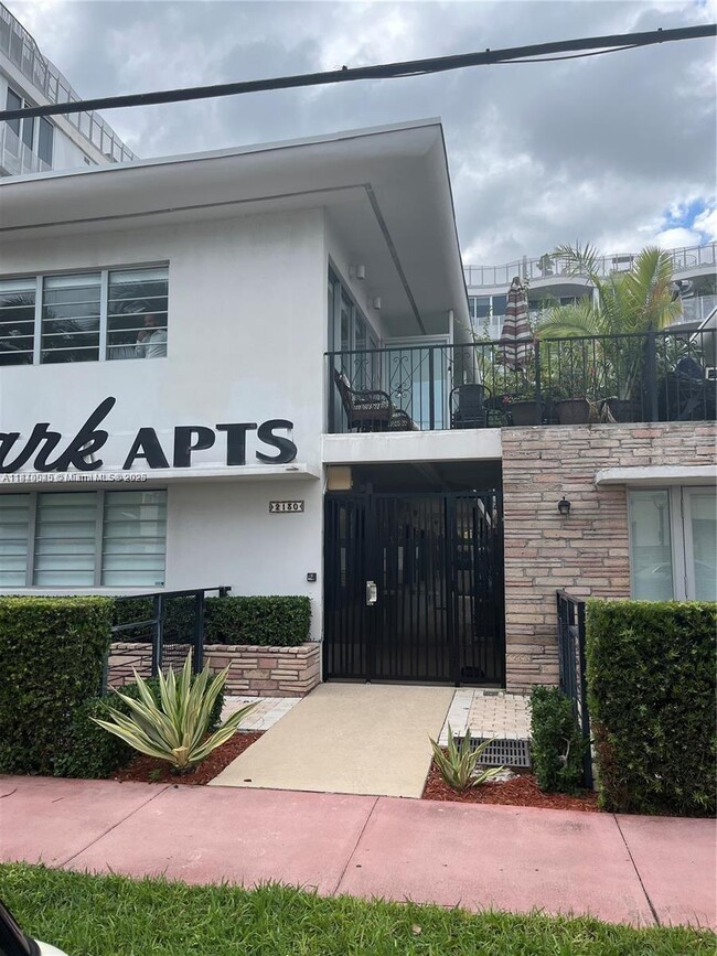 Primary Photo - 2130 Park Ave
