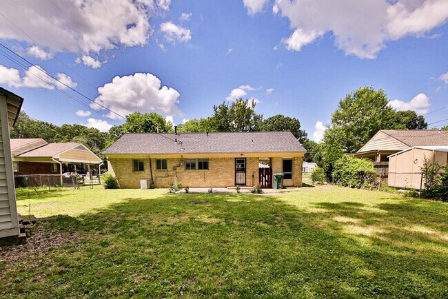Building Photo - 4773 Quince Rd
