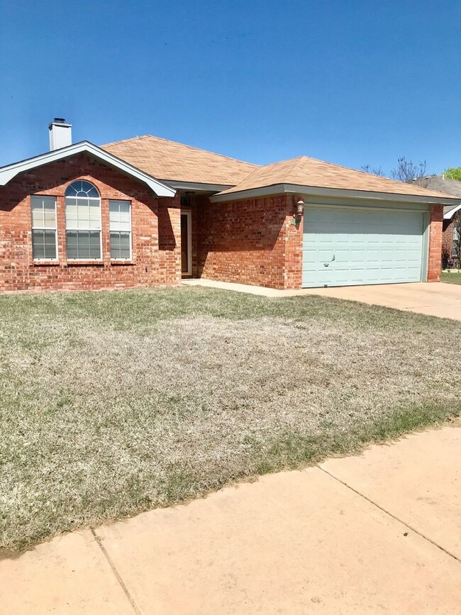 Building Photo - Fantastic 3/2/2 located in South Lubbock! Preleasing for JULY 1st!!