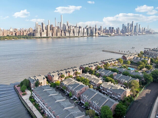 Building Photo - 80 Lydia Dr