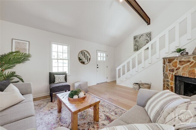 Building Photo - 315 Davis St