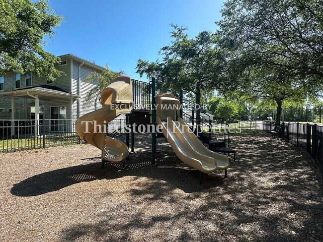 Building Photo - 1660 Biscayne Bay Cir