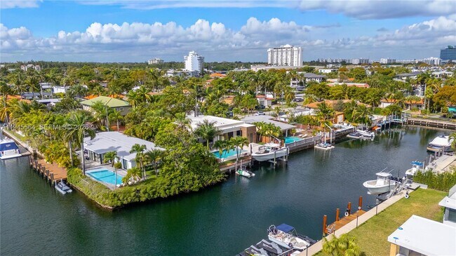 Building Photo - 12911 Oleander Rd