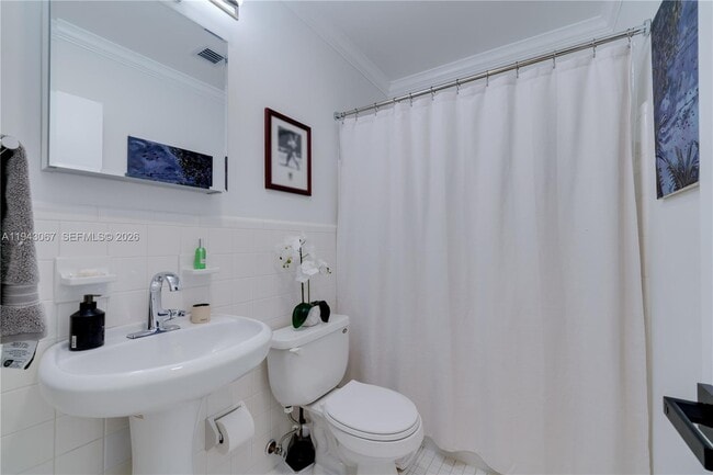 Building Photo - 16102 SW 98th Ave