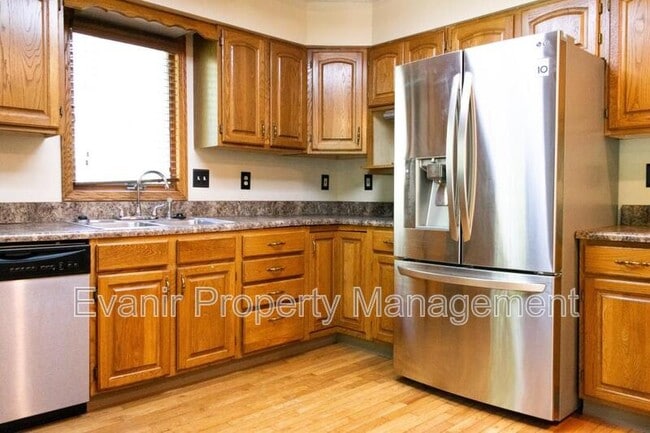 Building Photo - 113 Brittany Ln