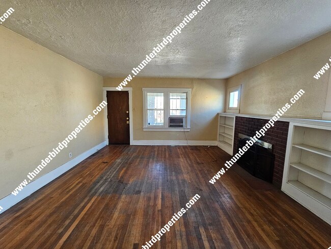 Building Photo - 2 bedroom, 1 bath near CNM and UNM