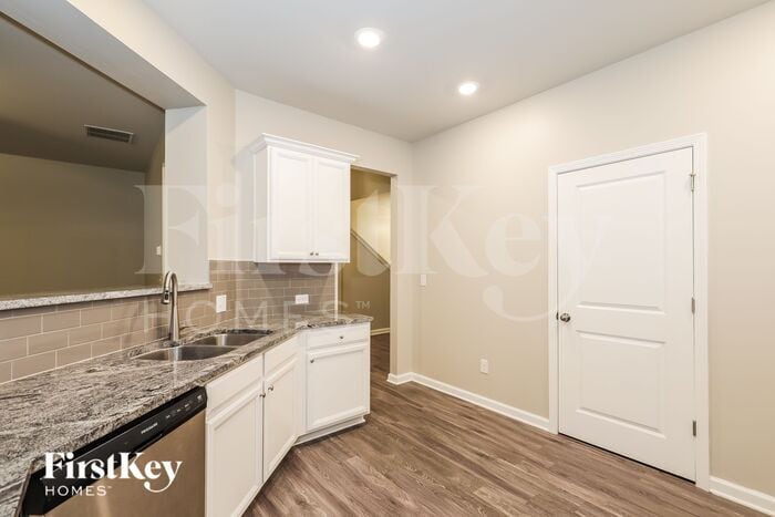 Building Photo - 3628 Moon Crest Dr