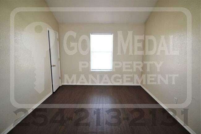 Building Photo - 4500 Sylvia Dr