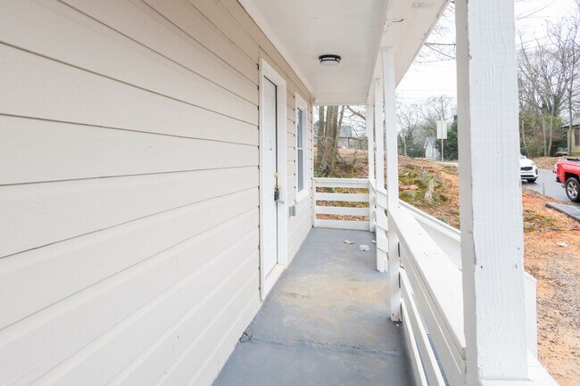 Building Photo - 3 Bedroom Home for Rent in Griffin, GA – $1,600/mo | 2 Bathrooms