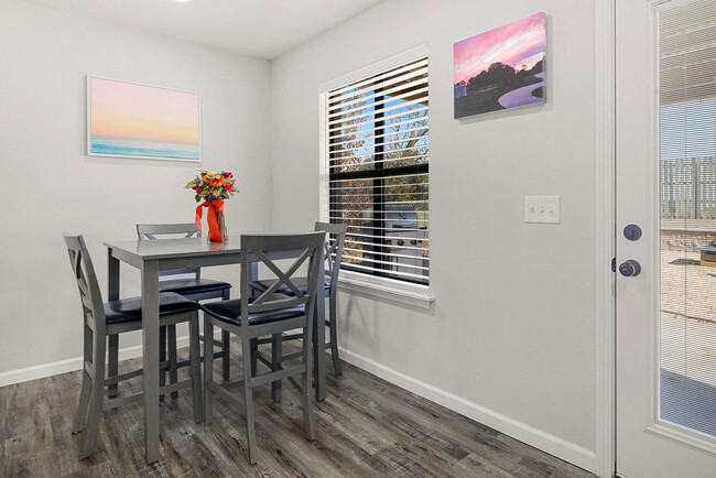Building Photo - 3028 N Malinda Dr