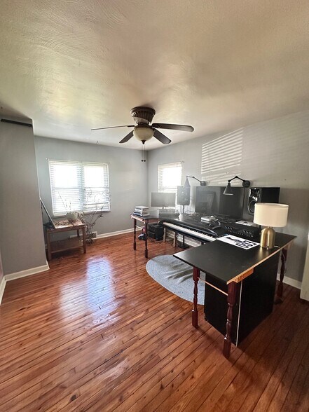 Building Photo - 1526 Edwards St