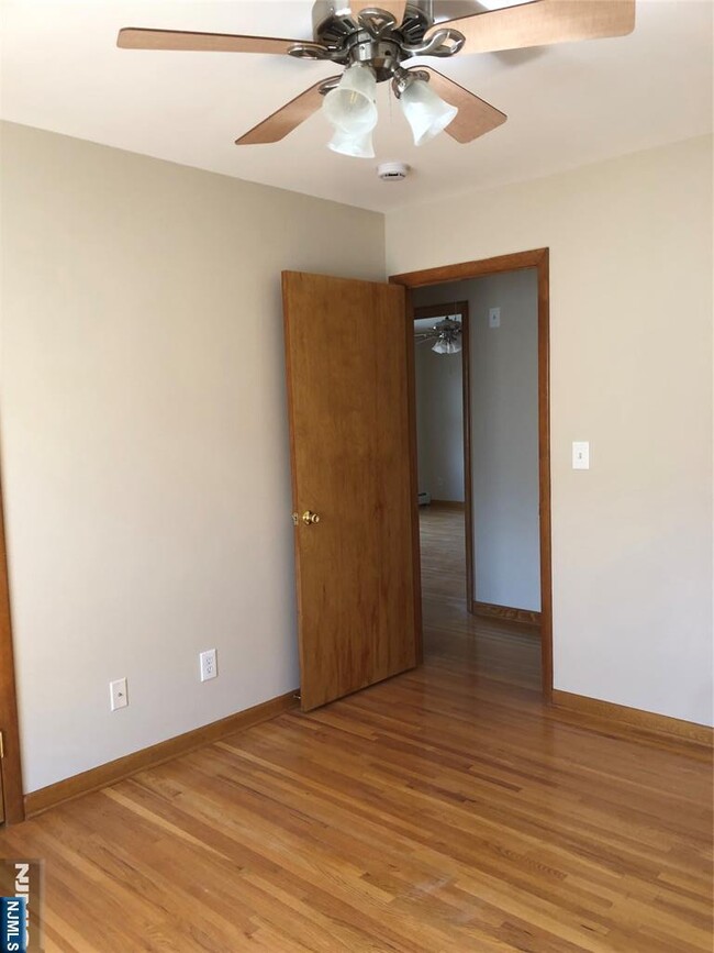 Building Photo - 504 2nd