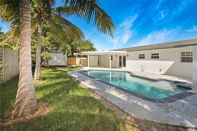 Building Photo - 15440 SW 102nd Pl