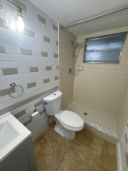 Building Photo - 1751 NW 75th Ave