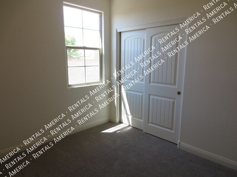 Building Photo - 20756 W Legend Trail
