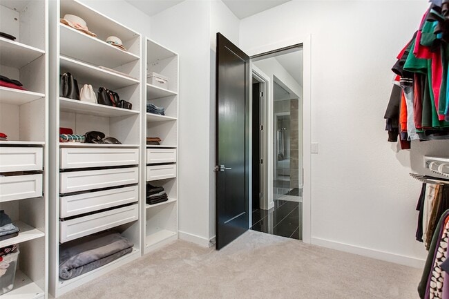 Building Photo - 2468 Electra Dr