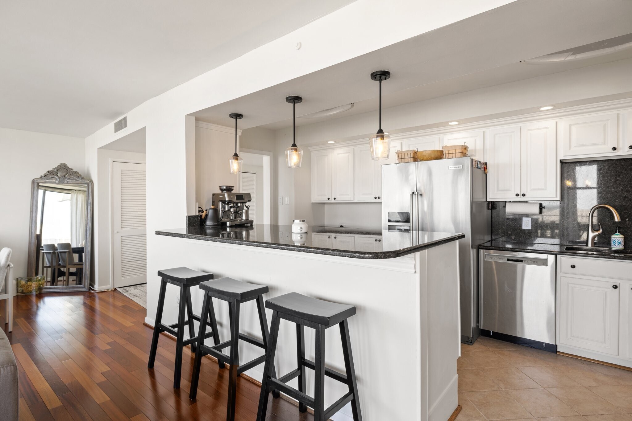 Building Photo - 6301 Stevenson Ave